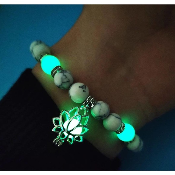 Natural Luminous Glowing Lotus Flower charm Stone Bracelet - Picture 6 of 6